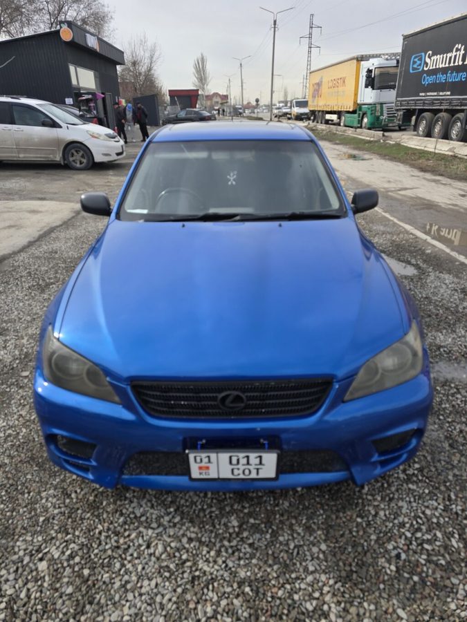 Lexus IS
