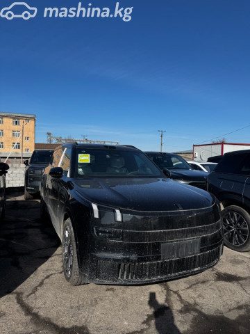 Lynk &amp; Co 900