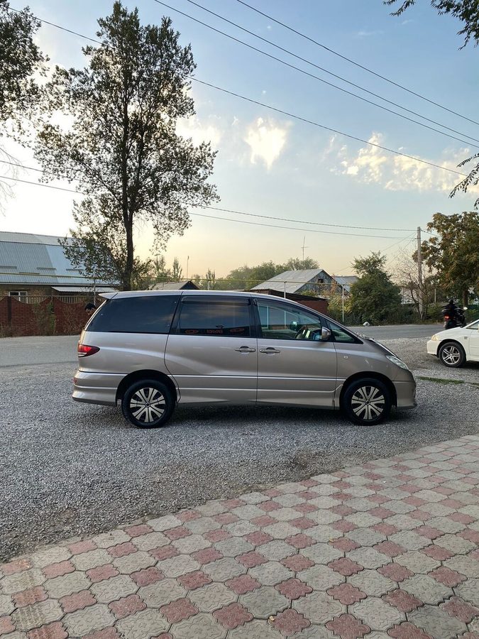 Toyota Estima