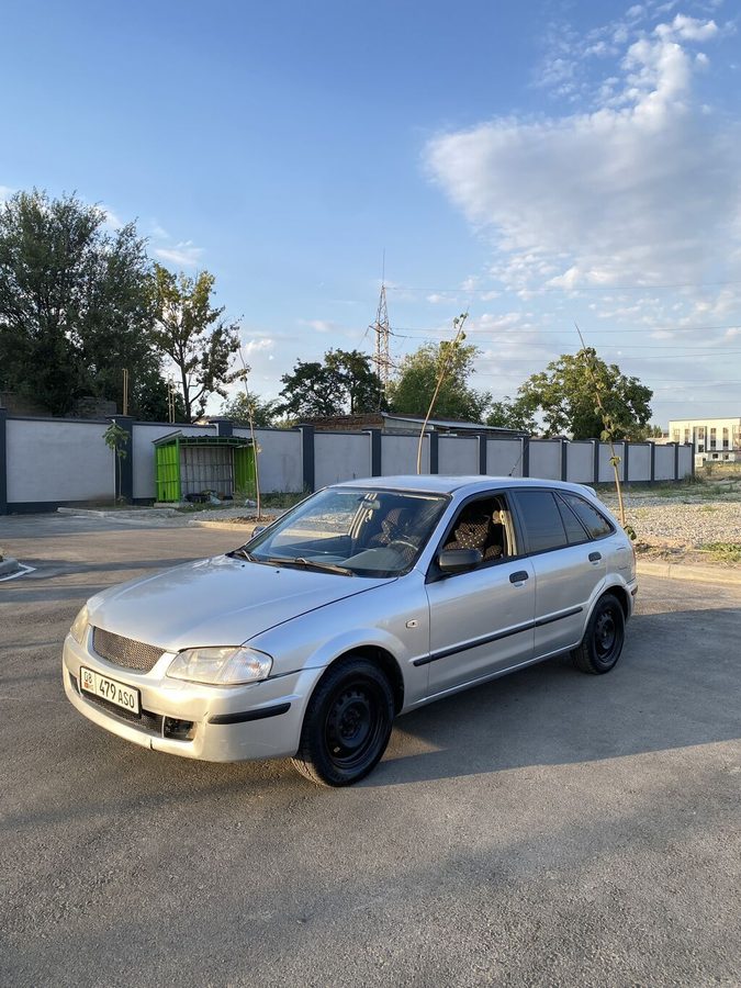 Mazda 323