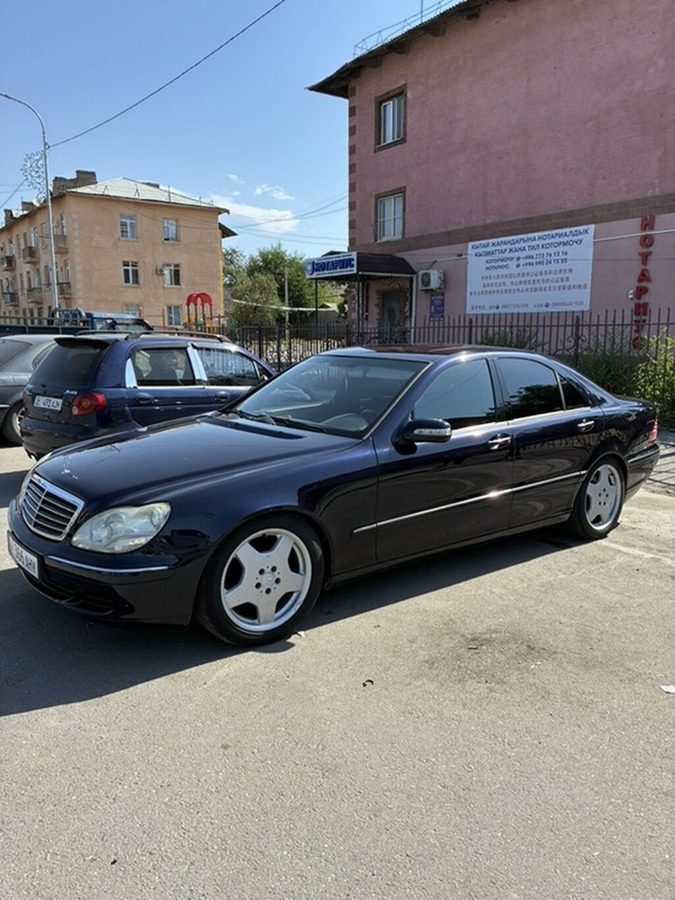 Mercedes-Benz S-Class