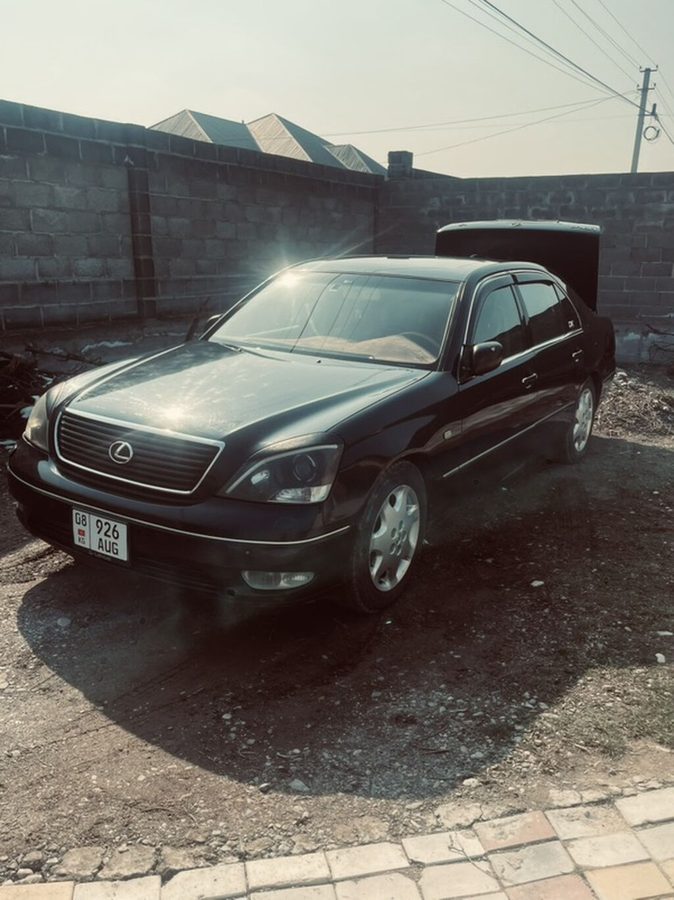 Lexus LS