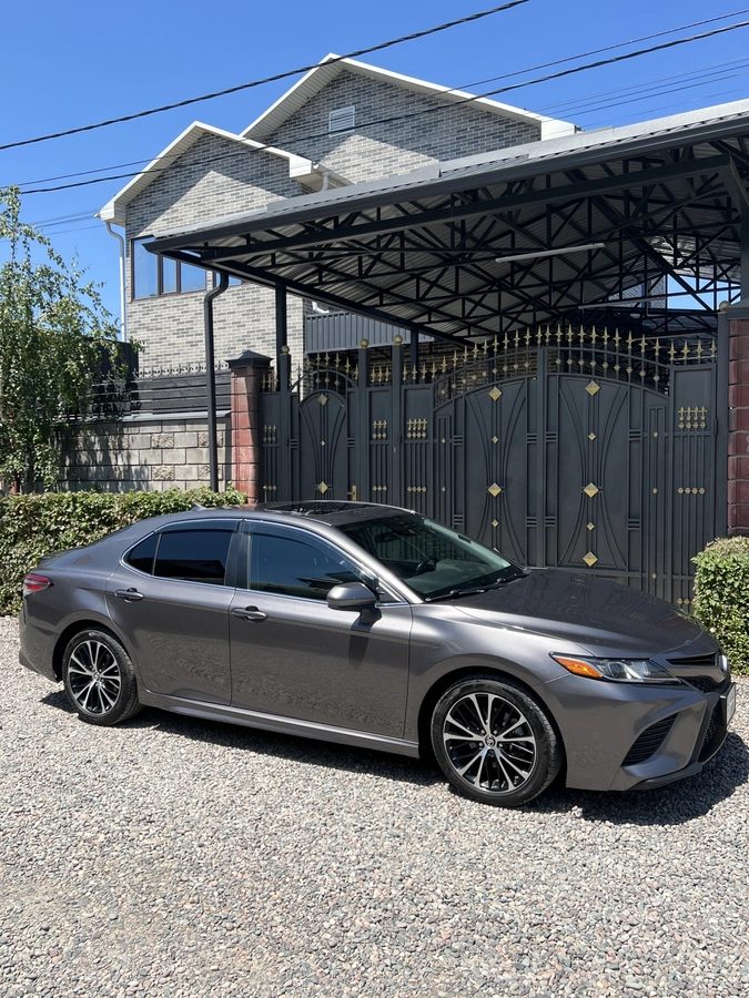 Toyota Camry VIII (XV70) 2018