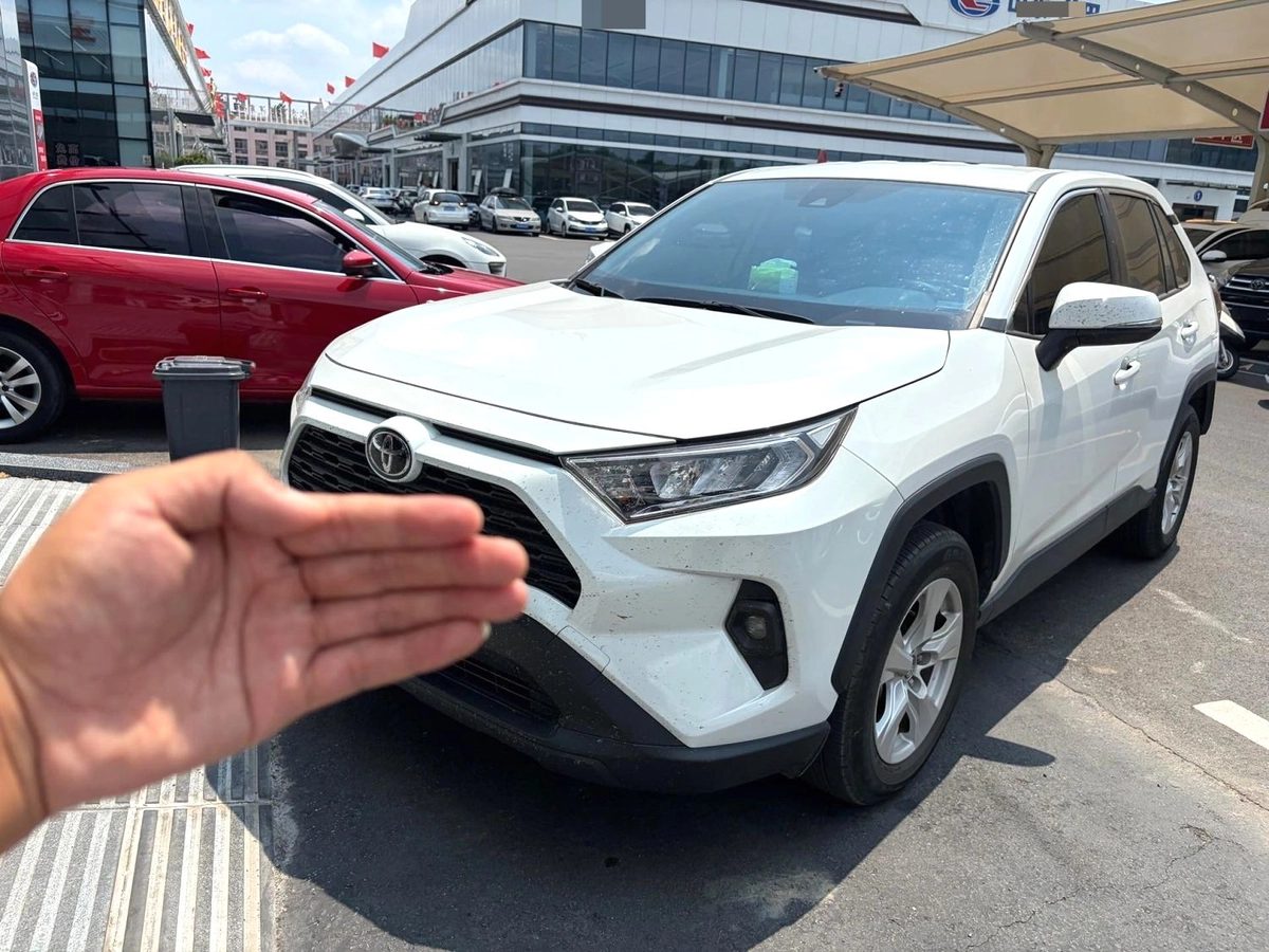 Toyota RAV4 V (XA50) 2024