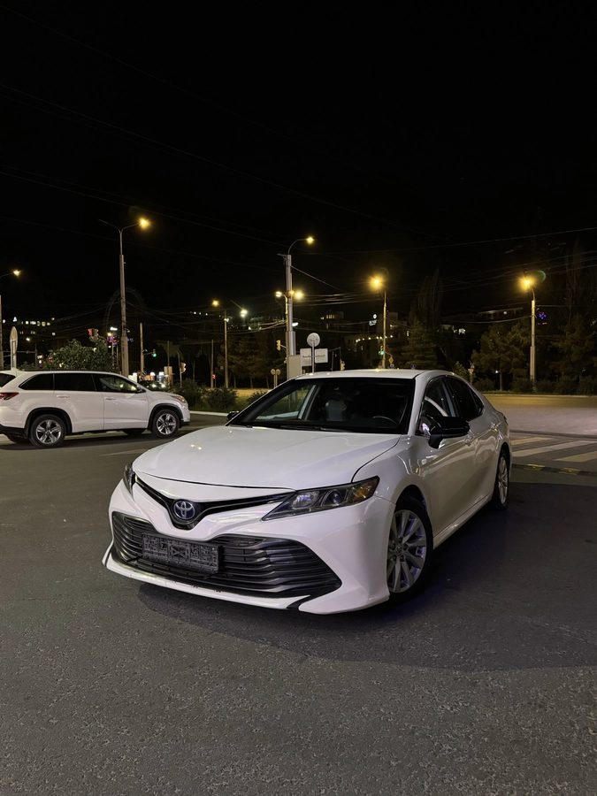Toyota Camry VIII (XV70) 2018