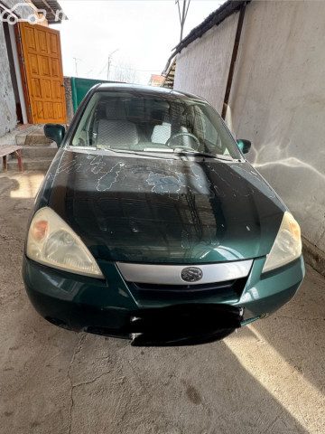 Suzuki Liana
