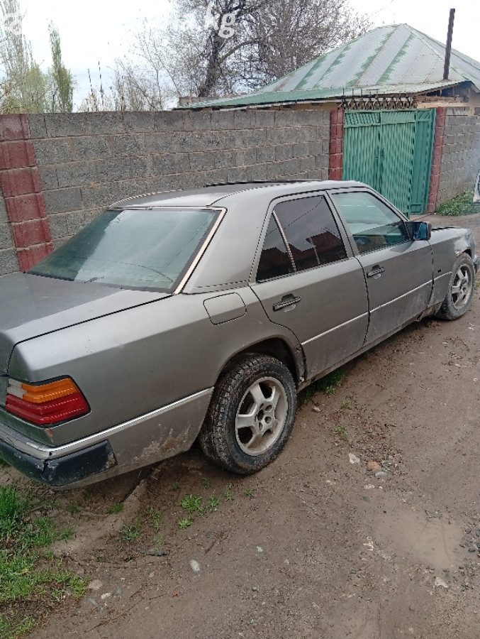 Mercedes-Benz W124