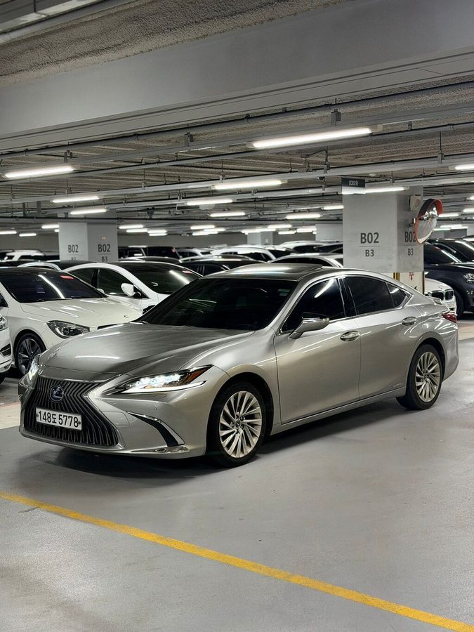 Lexus ES