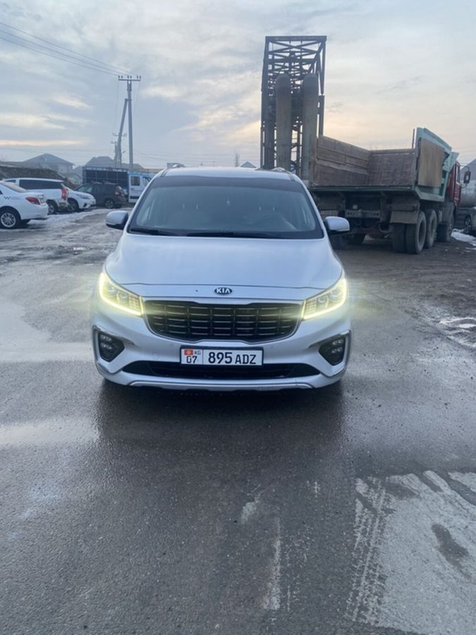 Kia Carnival