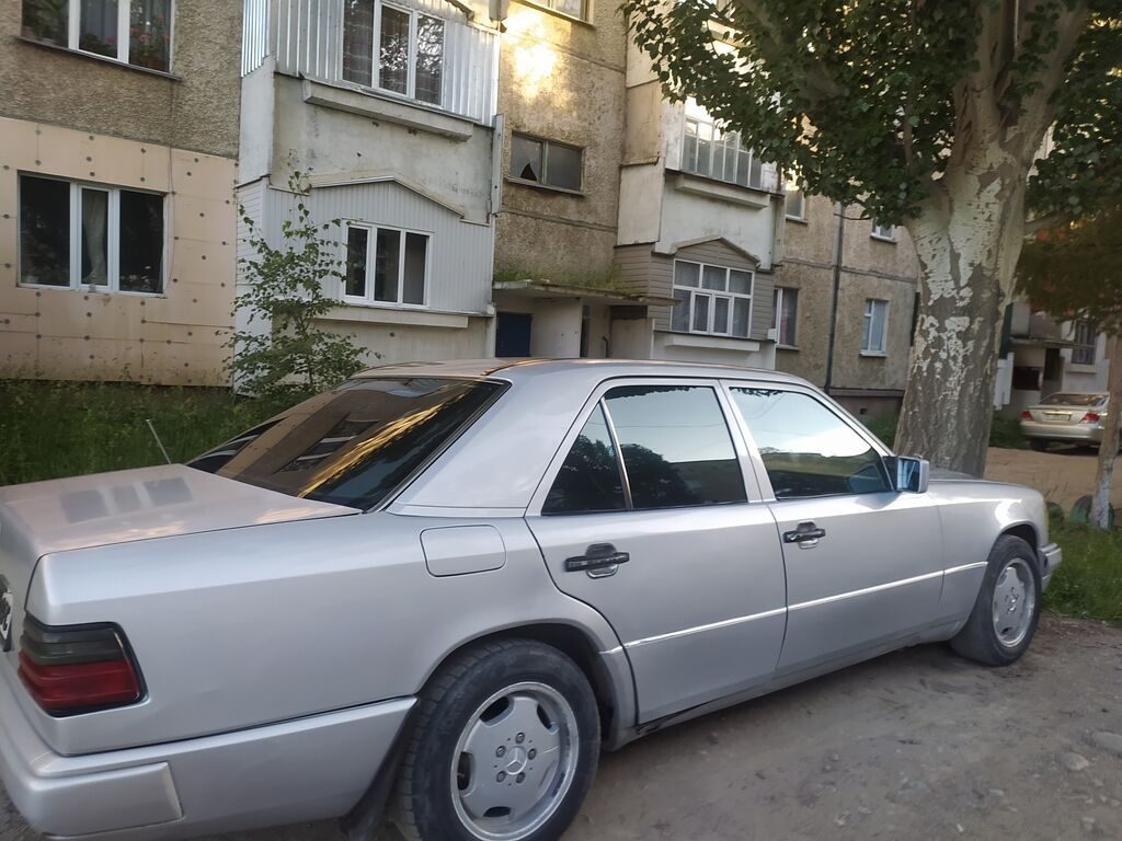 Mercedes-Benz W124