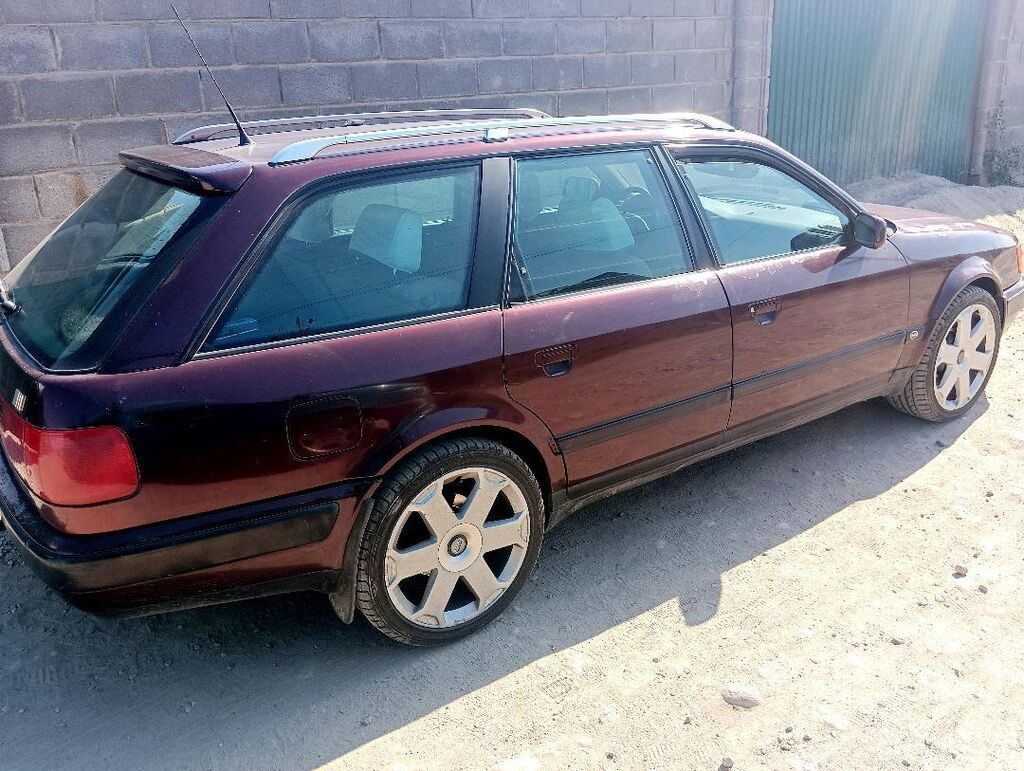 Audi 100