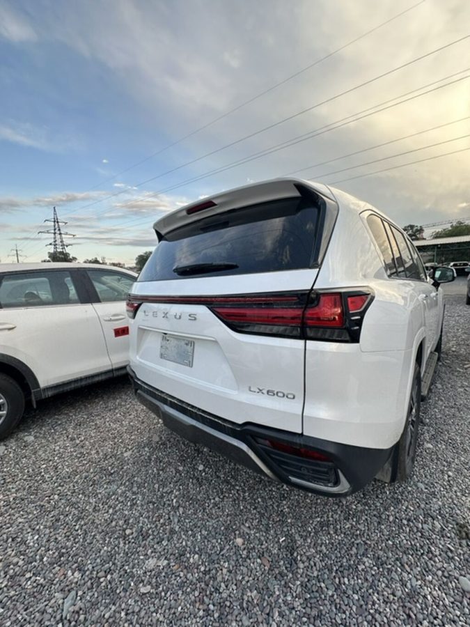 Lexus LX