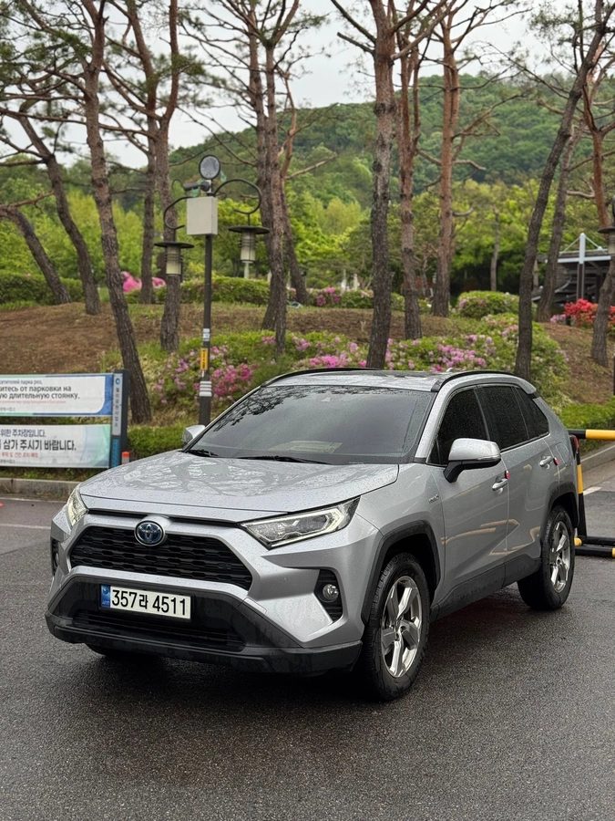 Toyota RAV4 V (XA50) 2021