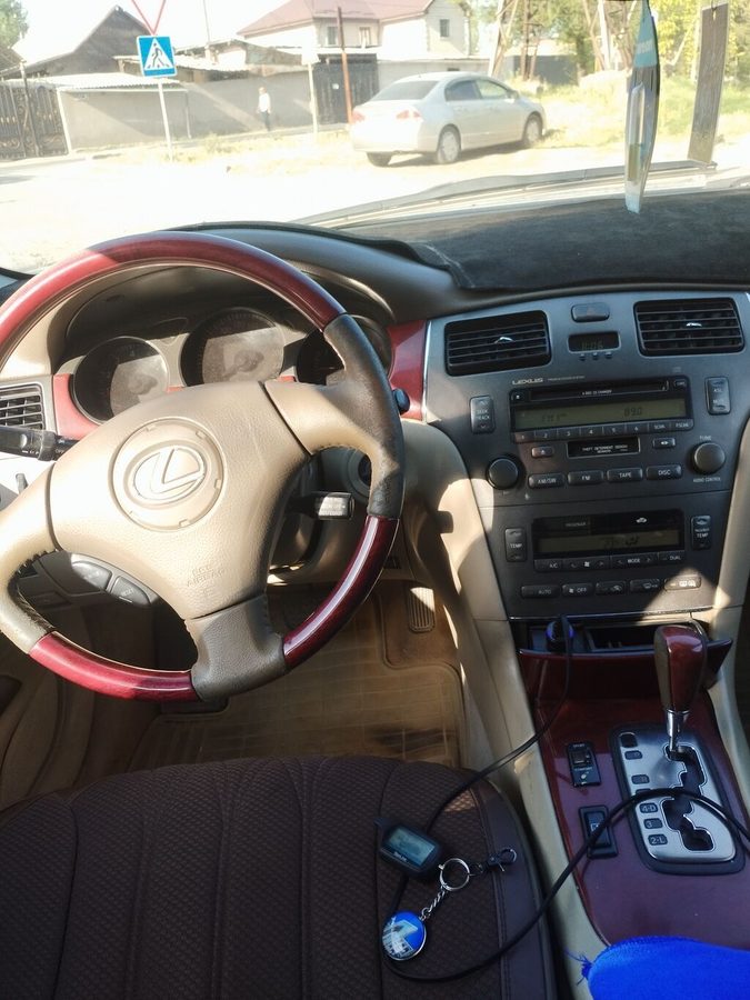 Lexus ES