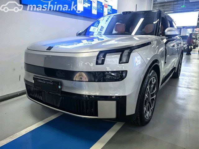 Lynk &amp; Co 900