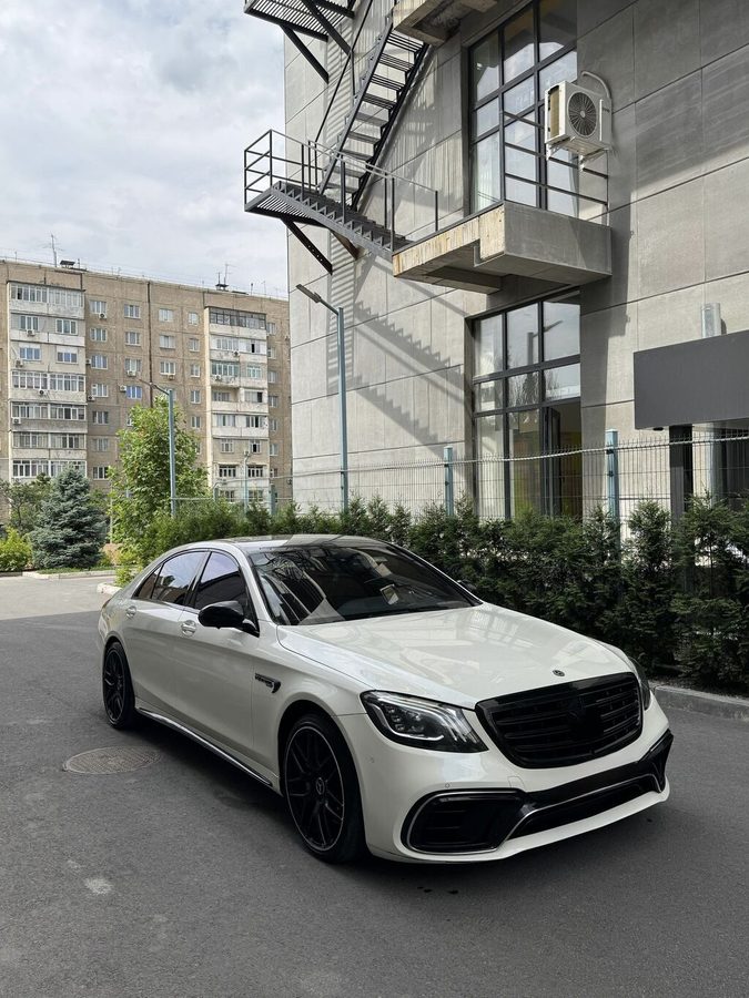 Mercedes-Benz S-Class