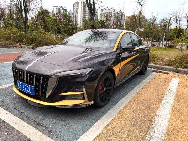 Hongqi H6