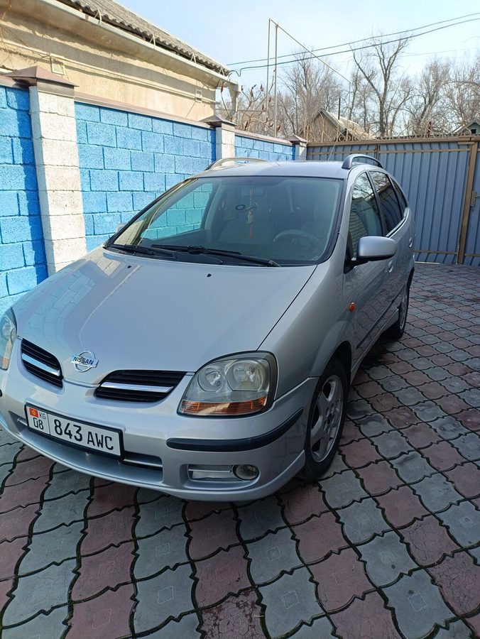 Nissan Almera Tino