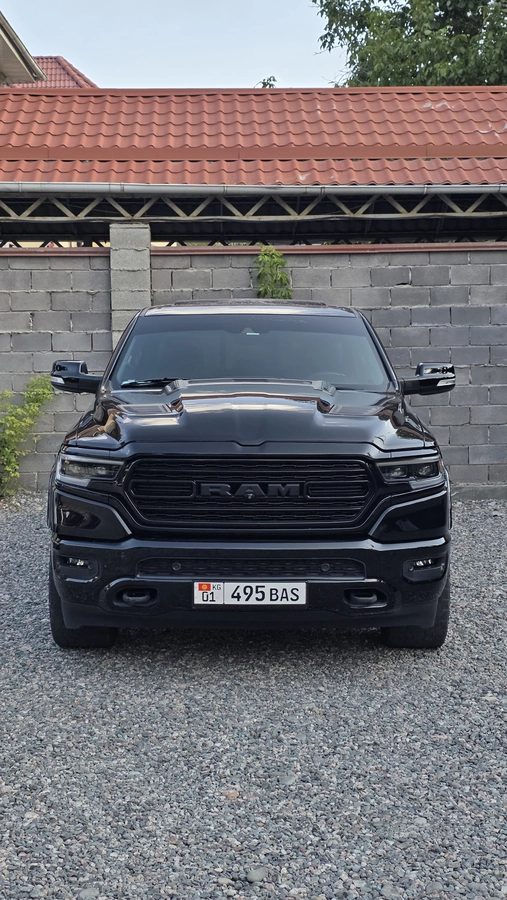 Dodge RAM RAM 1500 V Quad Cab 5.7 AT 4WD