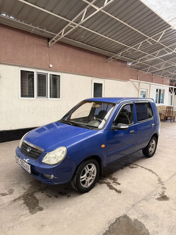 Продаю BYD машина на бодром ходу Мотор не дымит ! Очень экономичный