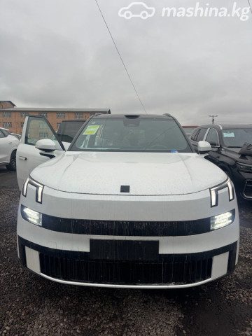 Lynk &amp; Co 900