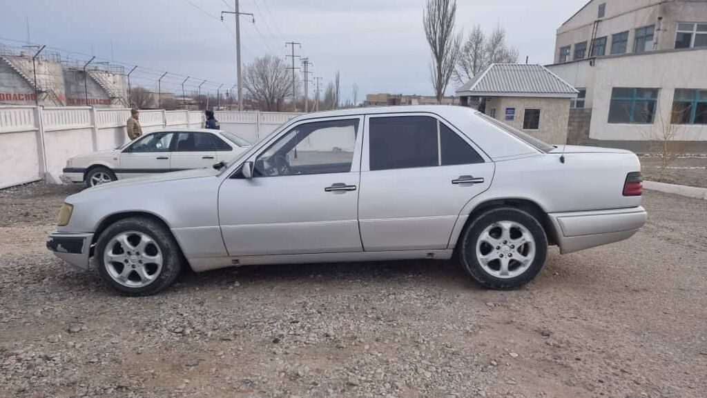 Mercedes-Benz W124