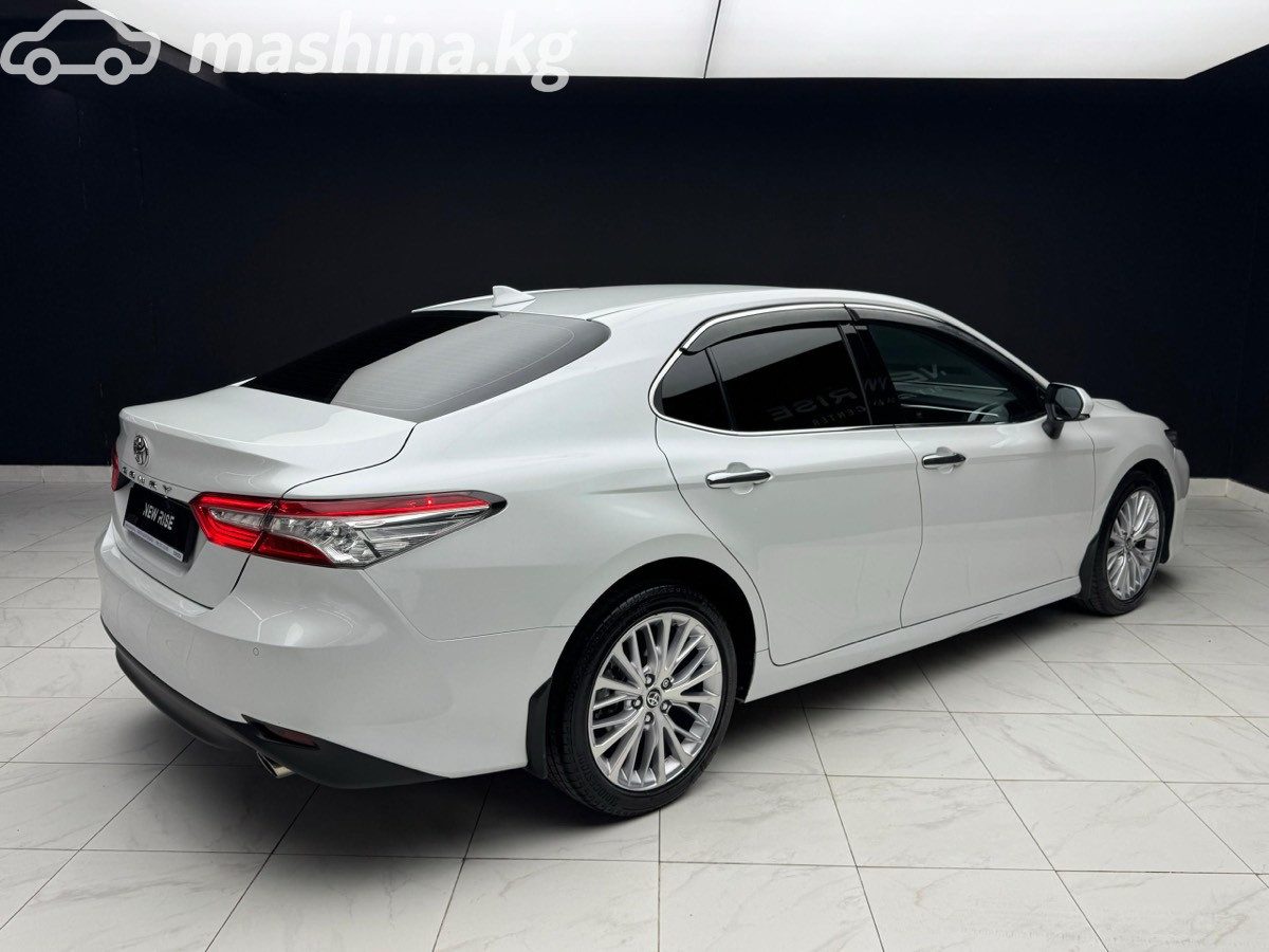 Toyota Camry VIII (XV70)