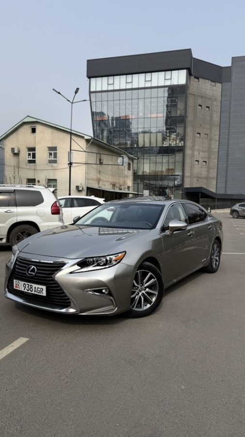 Lexus ES