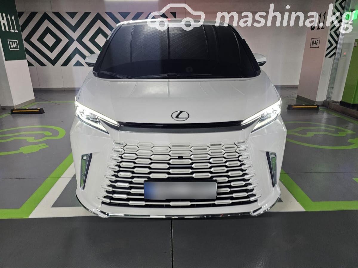 Lexus LM II