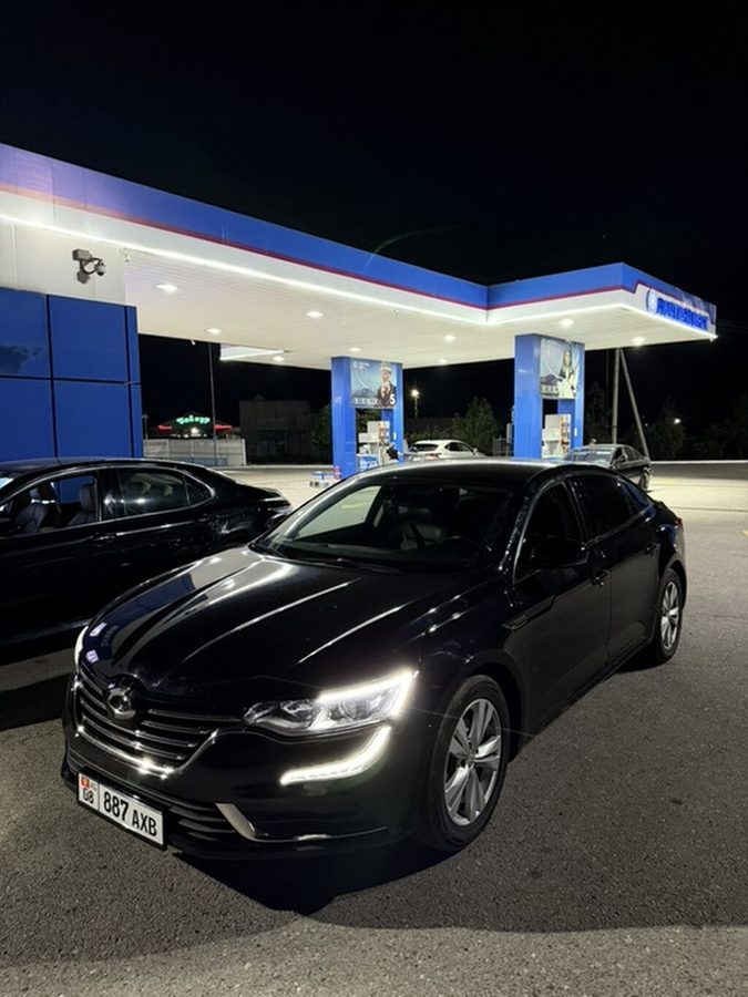 Renault SM6