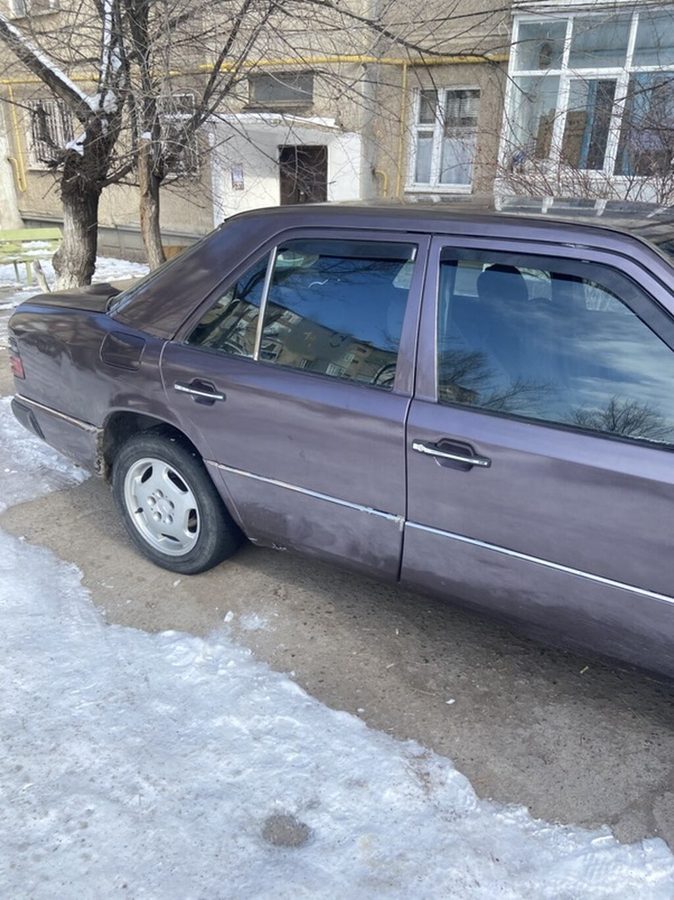 Mercedes-Benz W124