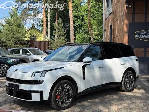 Lynk &amp; Co 900
