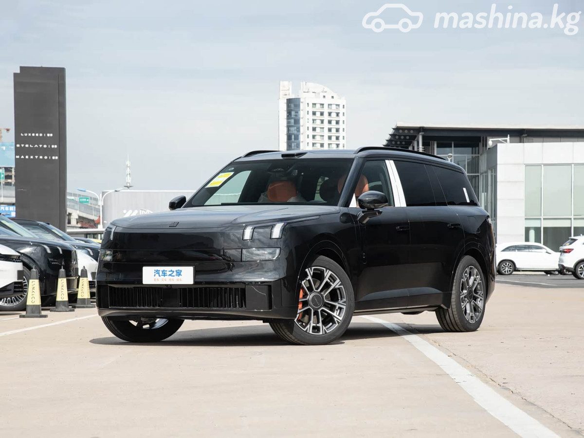 Lynk & Co 900