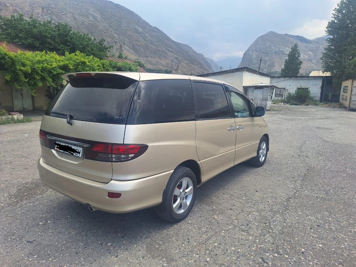 Toyota Estima II 2003