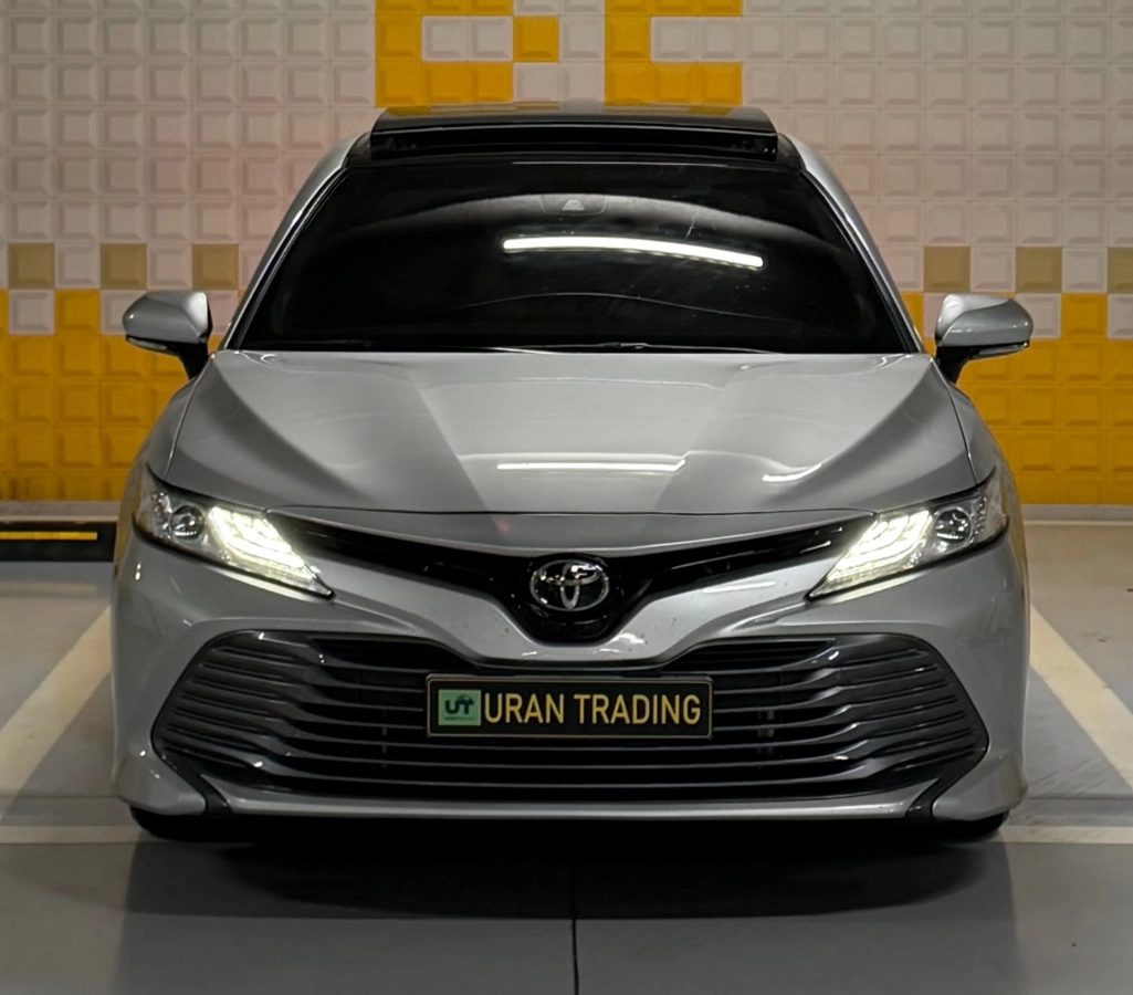 Toyota Camry VIII (XV70) 2019
