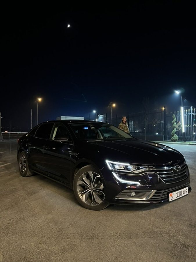 Renault SM6