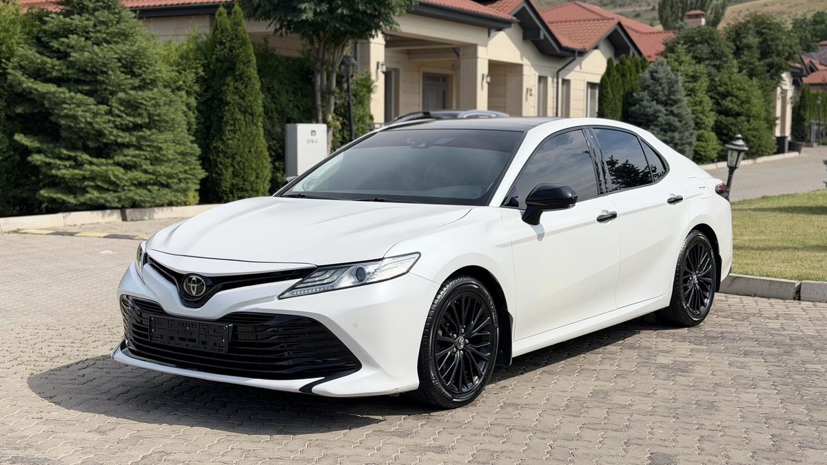 Toyota Camry VIII (XV70) 2018