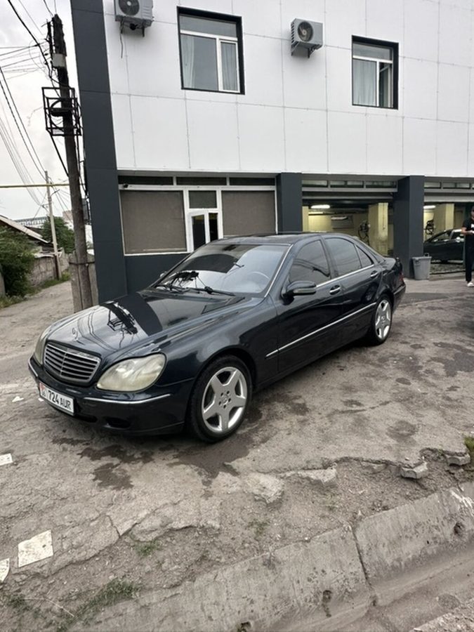 Mercedes-Benz S-Class