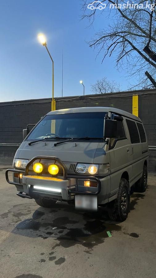 Mitsubishi Delica IV