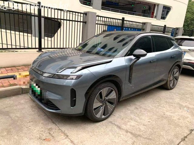 Lynk &amp; Co 8