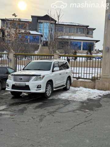Lexus LX