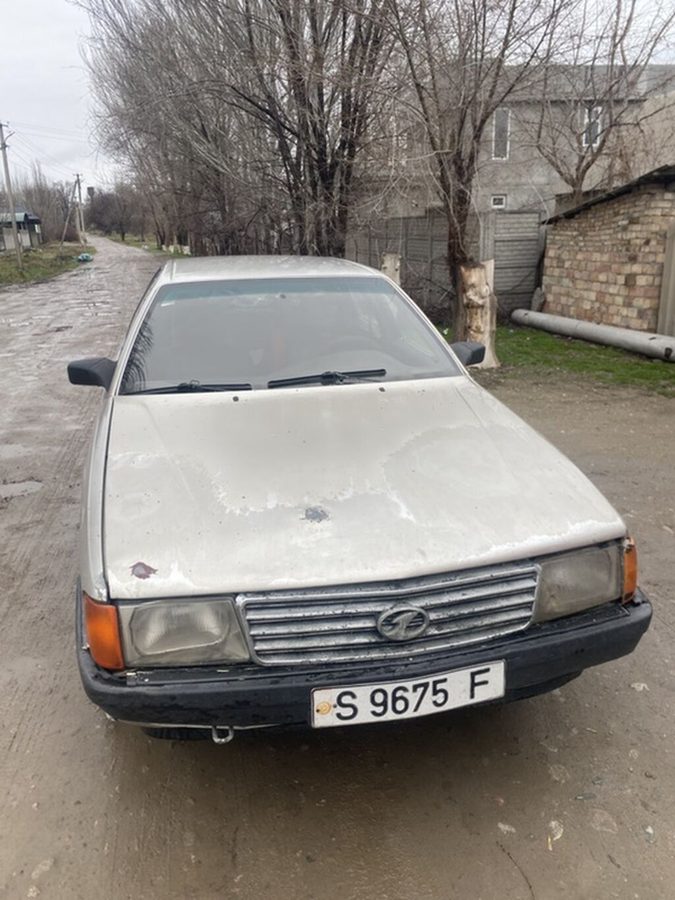 Audi 100