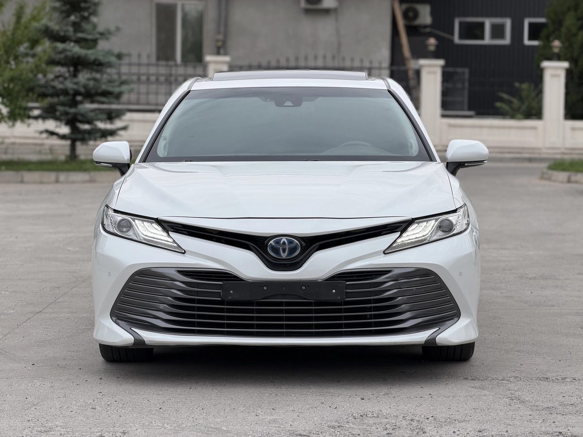 Toyota Camry VIII (XV70) 2019