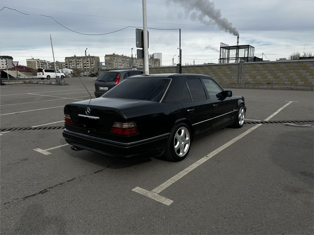 Mercedes-Benz W124