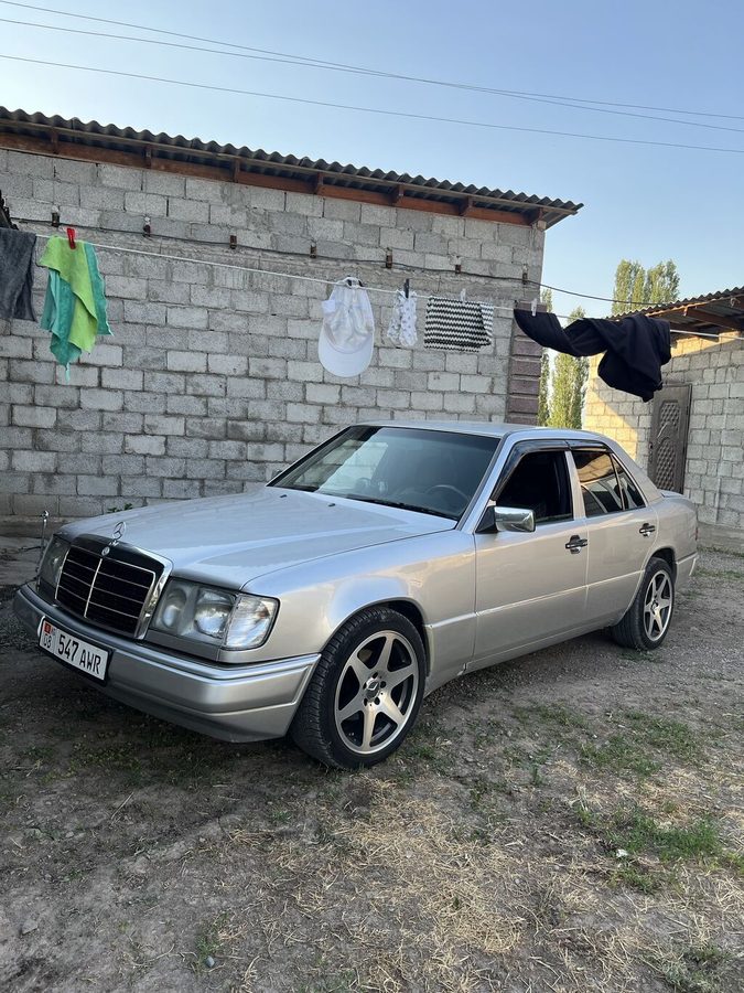Mercedes-Benz W124