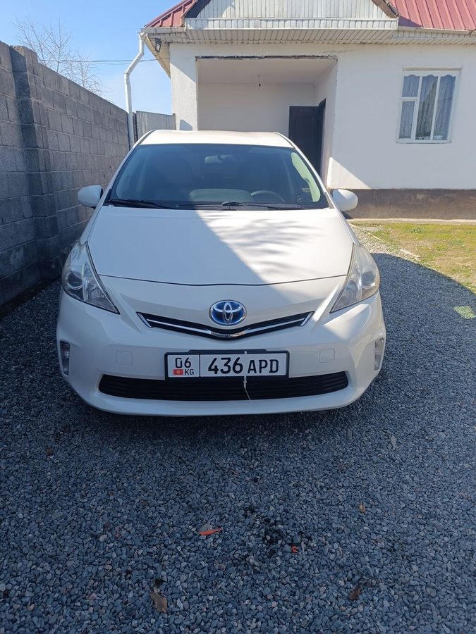 Toyota Prius V