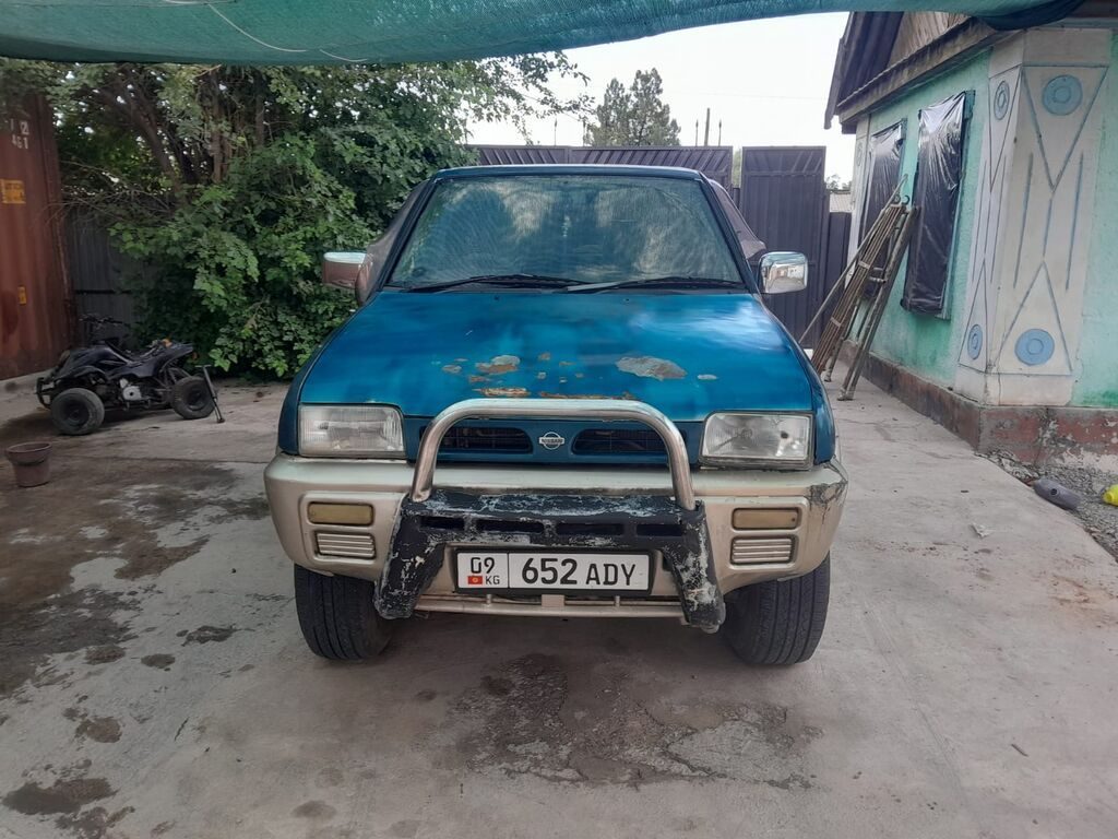 Nissan Mistral