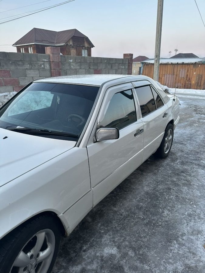 Mercedes-Benz W124