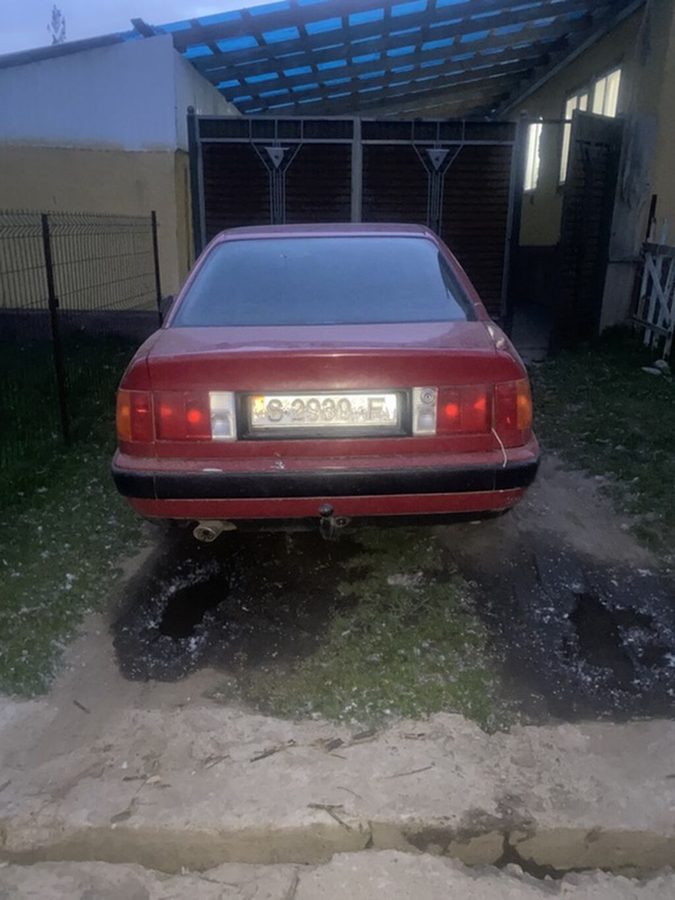 Audi 100