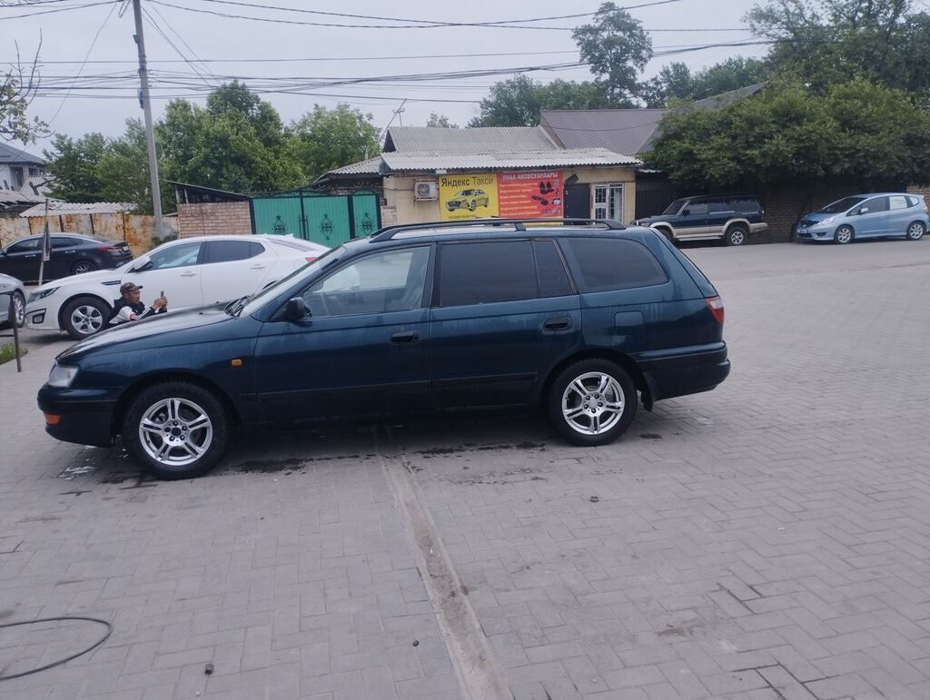Toyota Carina E